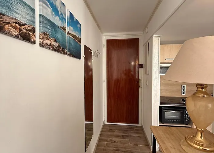 Mezzanine - Close To Beaches *