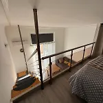 Mezzanine - Close To Beaches Apartment *