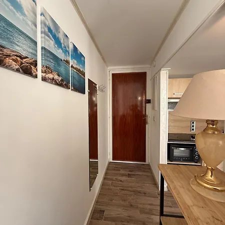 Mezzanine - Close To Beaches *