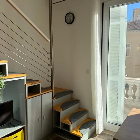 Mezzanine - Close To Beaches *