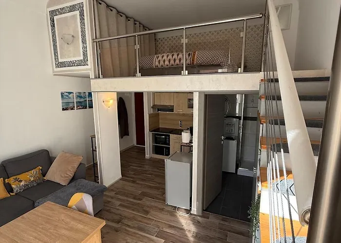 Mezzanine - Close To Beaches Apartamento